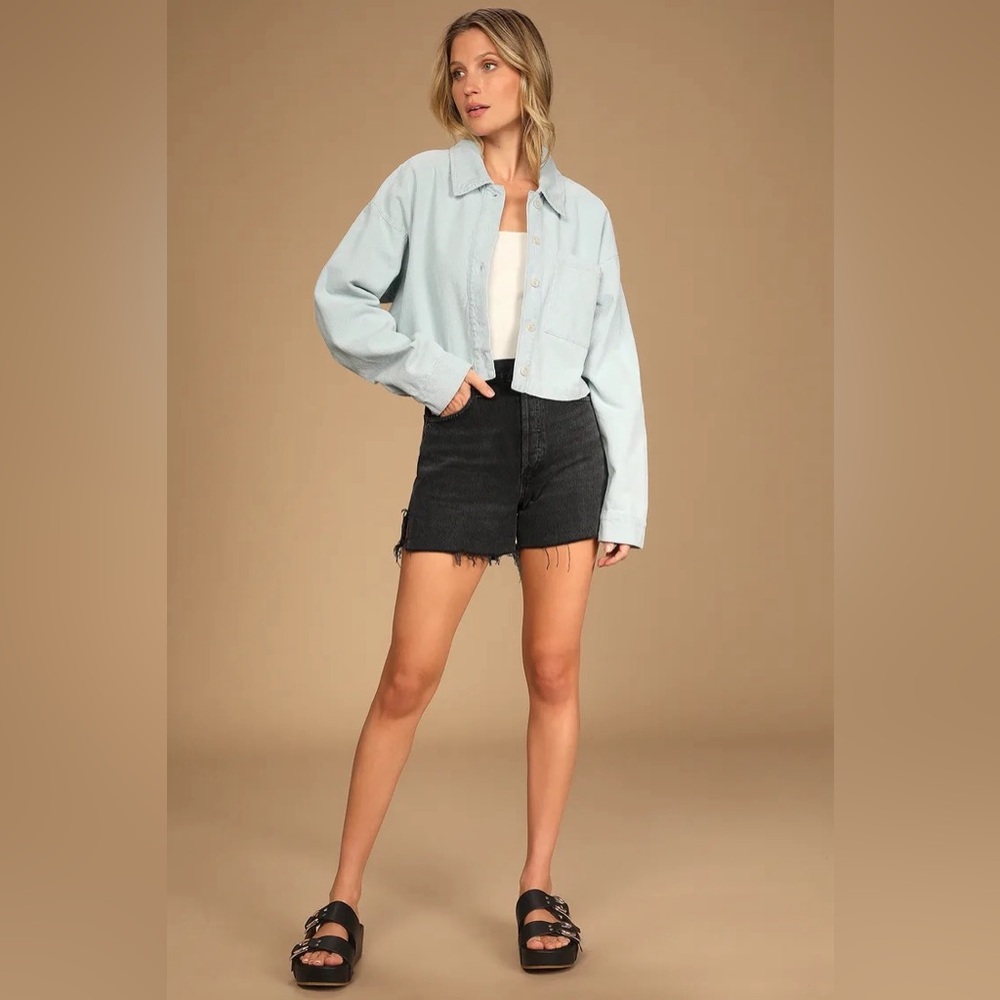 Lulu’s Season of Trends Light Blue Corduroy Button-Up Cropped Shacket